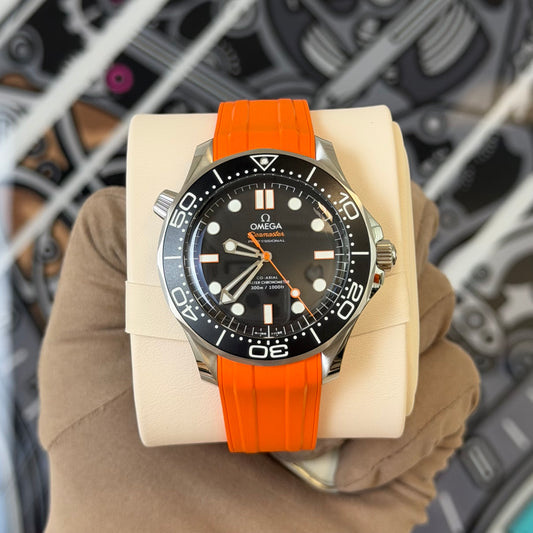 NEW Omega SeaMaster Diver Orange Rubber 210.32.42.20.01.006