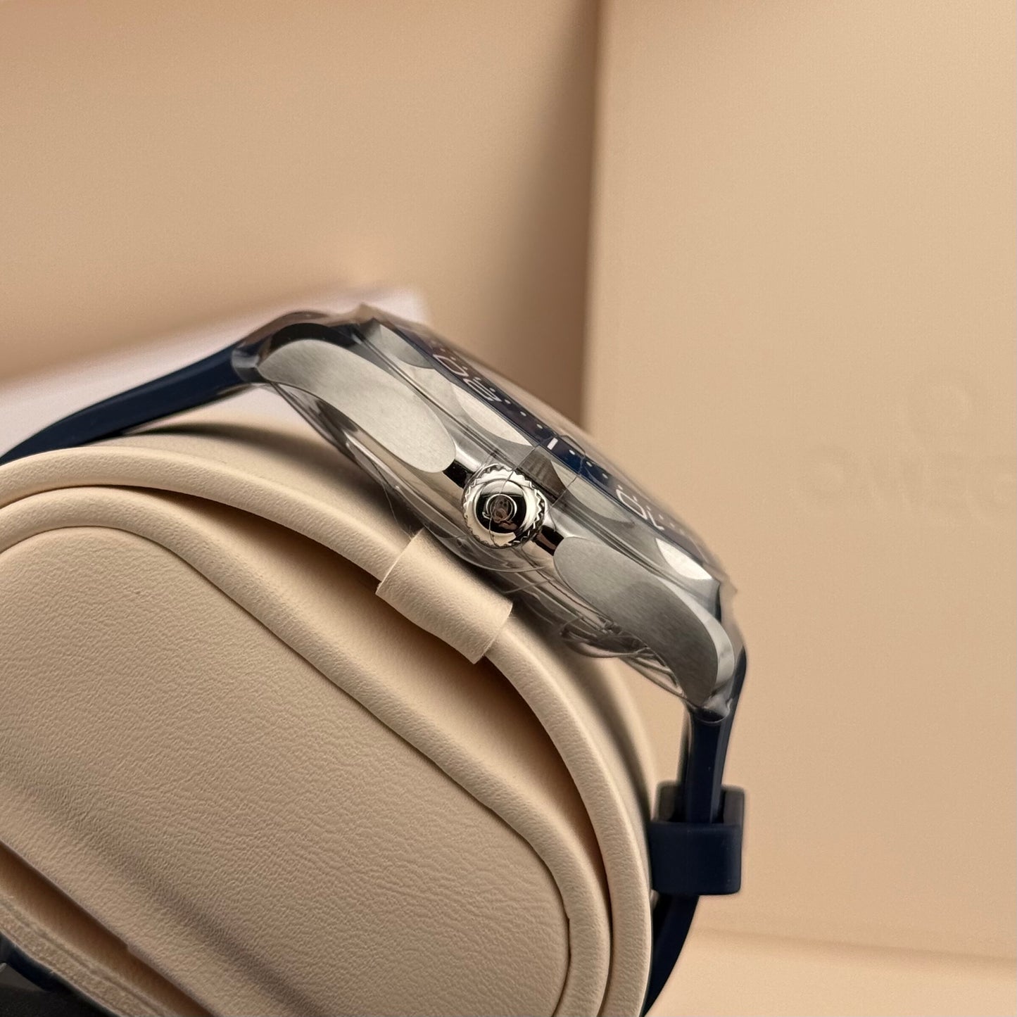NEW Omega Seamaster Diver 300m Blue Rubber 210.32.42.20.03.001