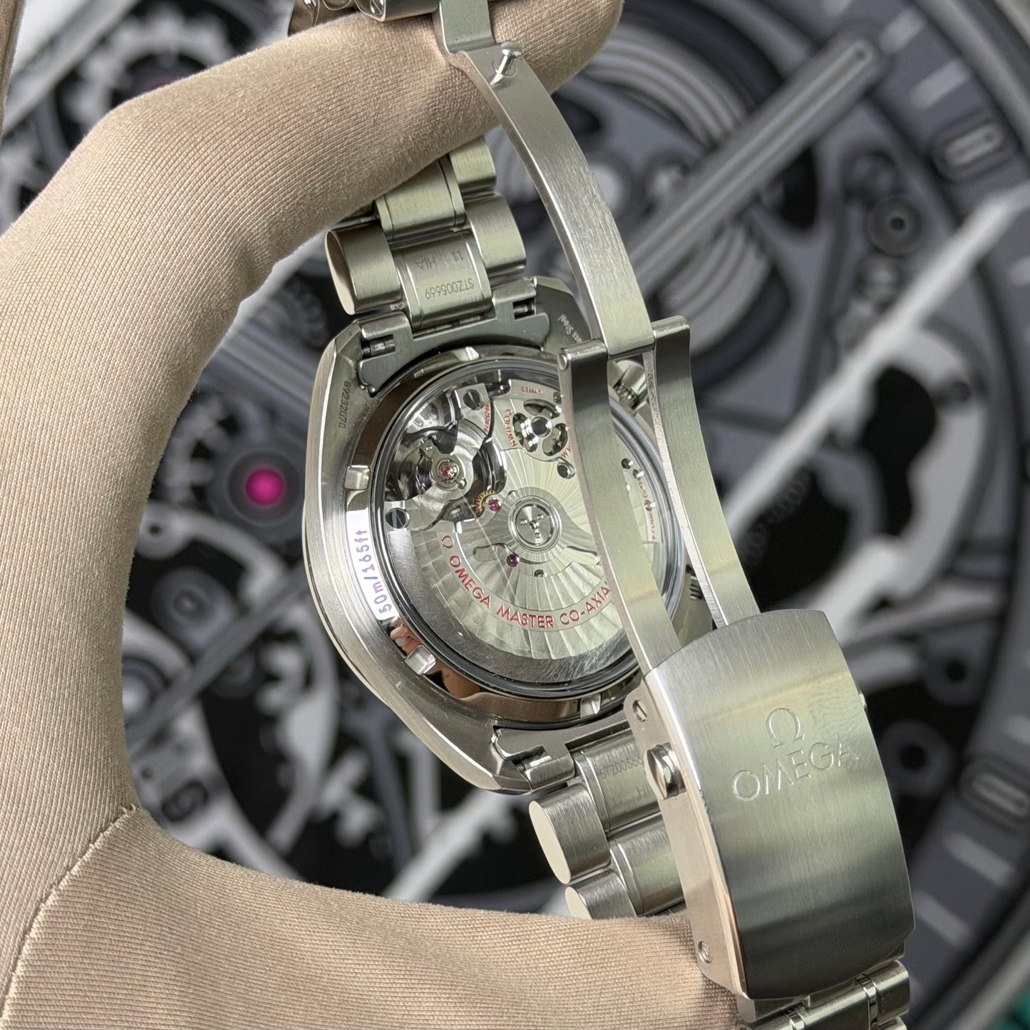 Omega Speedmaster Racing Panda 329.30.44.51.04.001