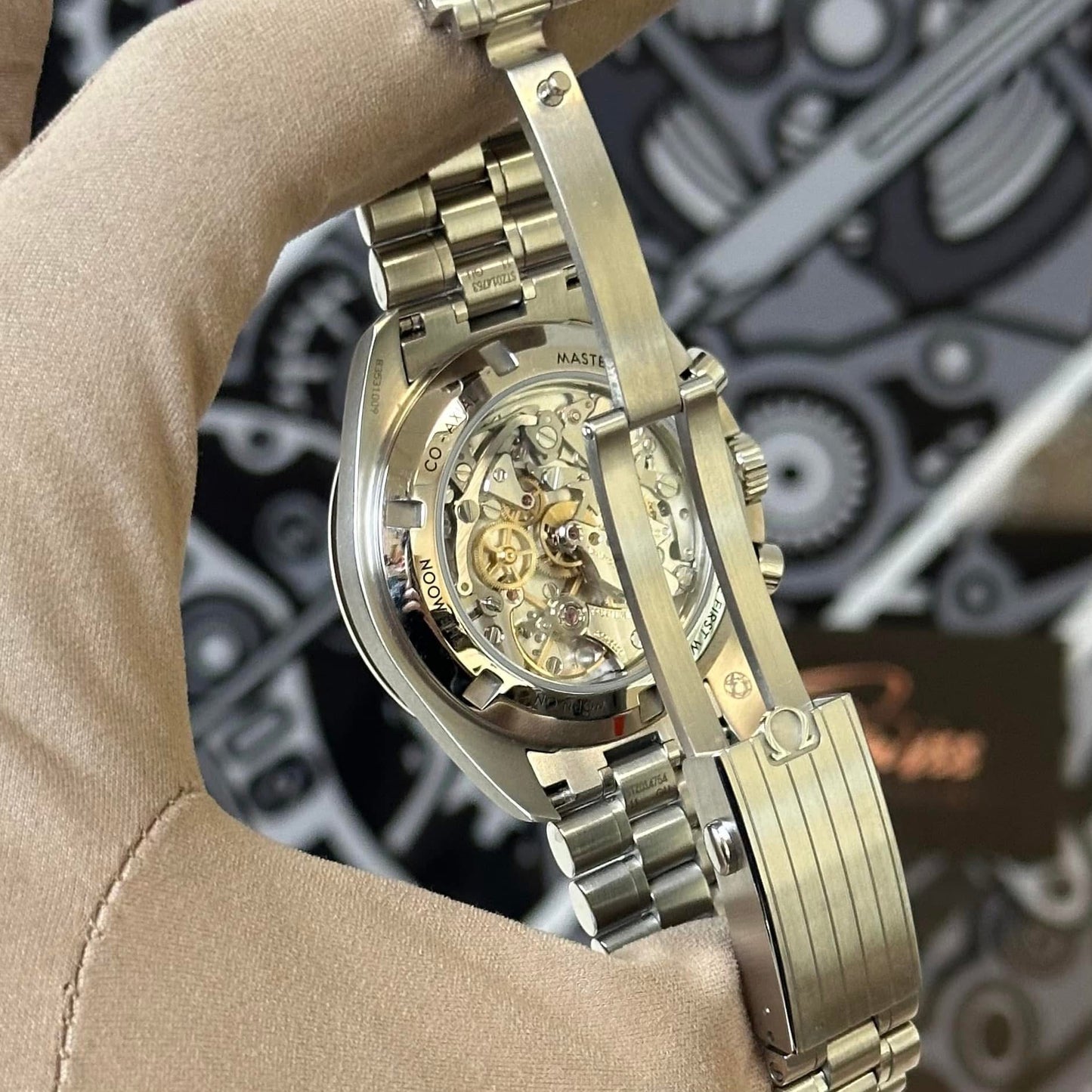 Omega Moonwatch Speedmaster Sapphire 310.30.42.50.01.002