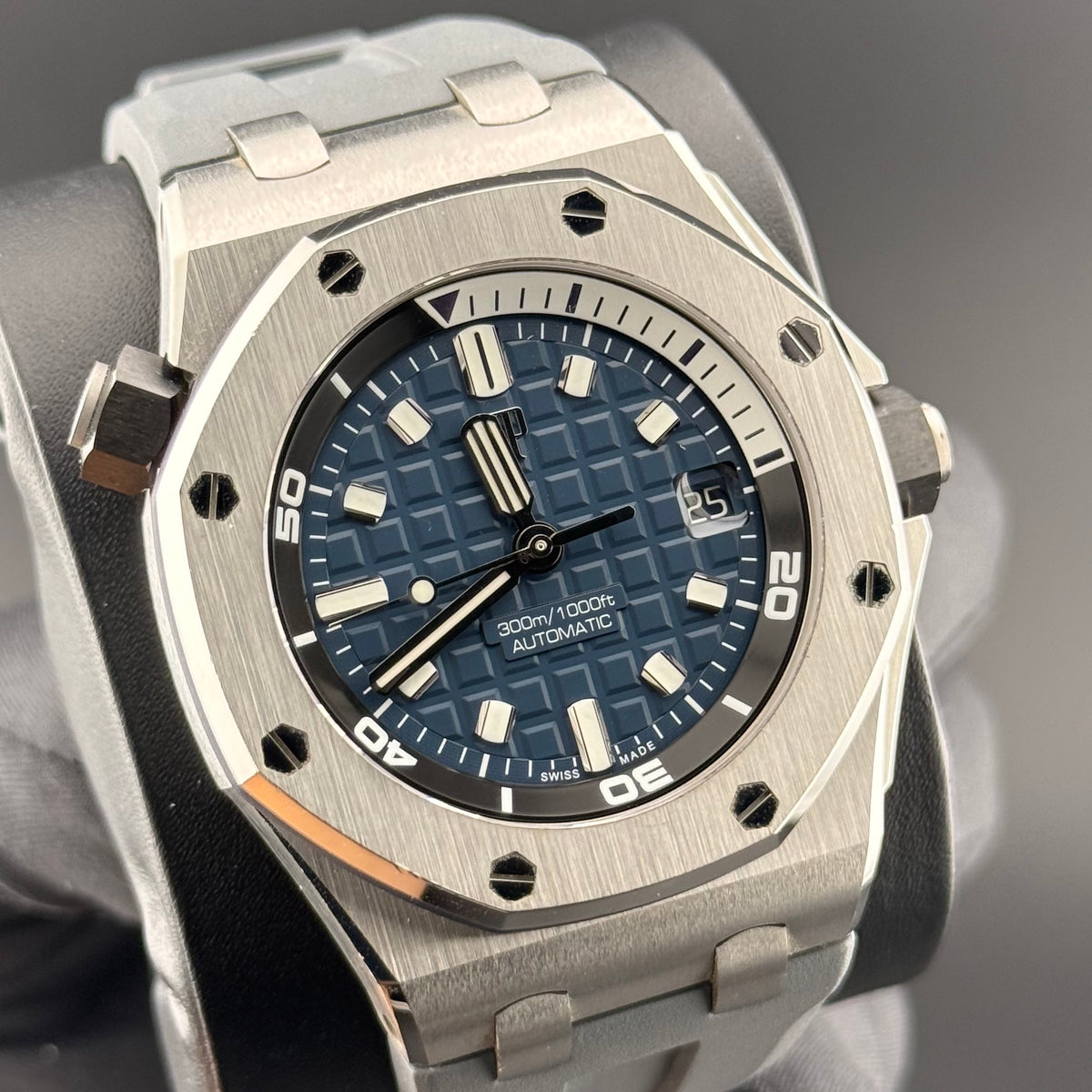 Audemars Piguet Royal Oak Offshore Diver 15720ST.OO.A027CA.01