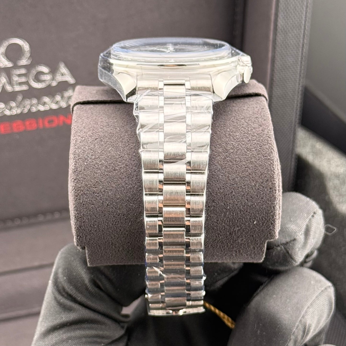 NEW Omega Moonwatch Speedmaster Sapphire 310.30.42.50.01.002