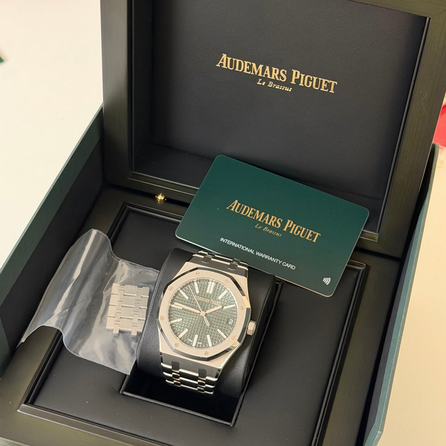 Audemars Piguet Royal Oak 41 Green 15510ST.OO.1320ST.09
