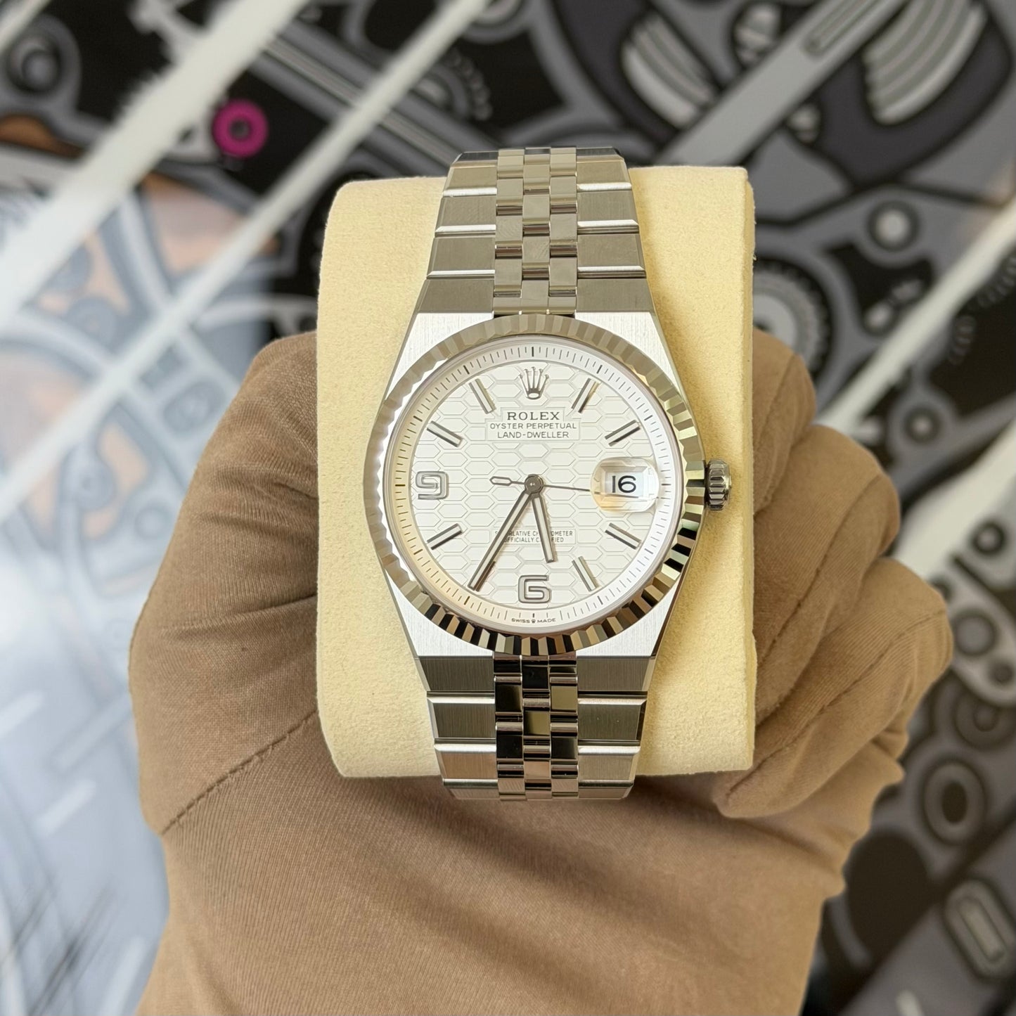 NEW Rolex Land Dweller 127334