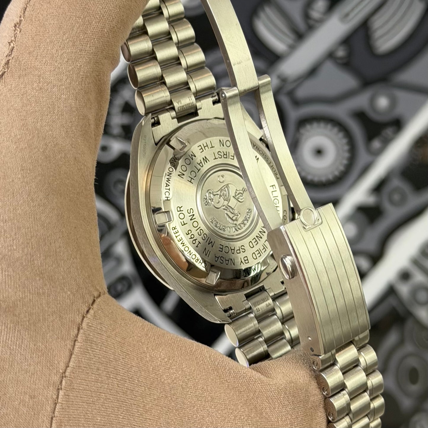Omega Speedmaster Moonwatch Hesalite 310.30.42.50.01.001