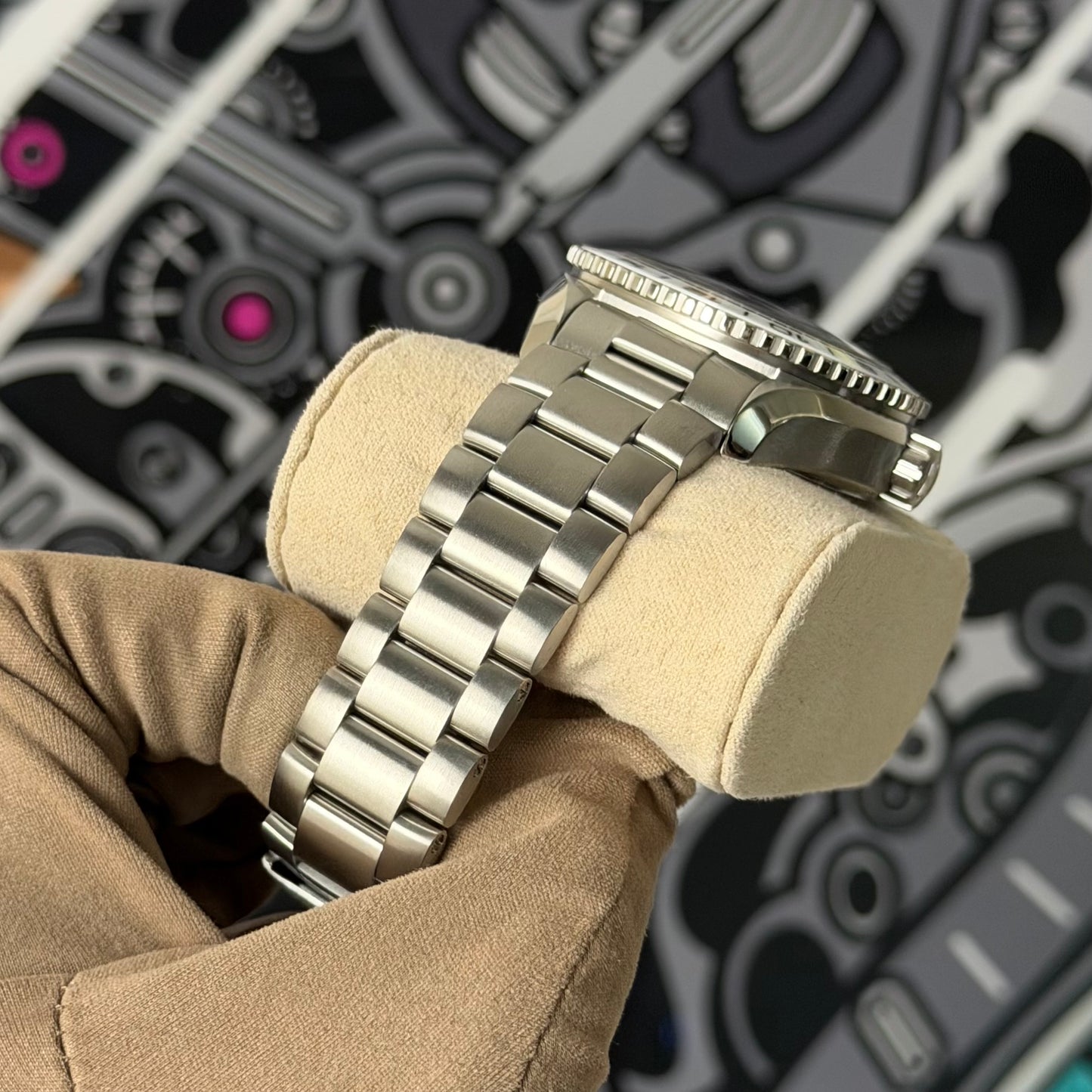 Omega Seamaster GMT Oreo 215.30.44.22.01.001