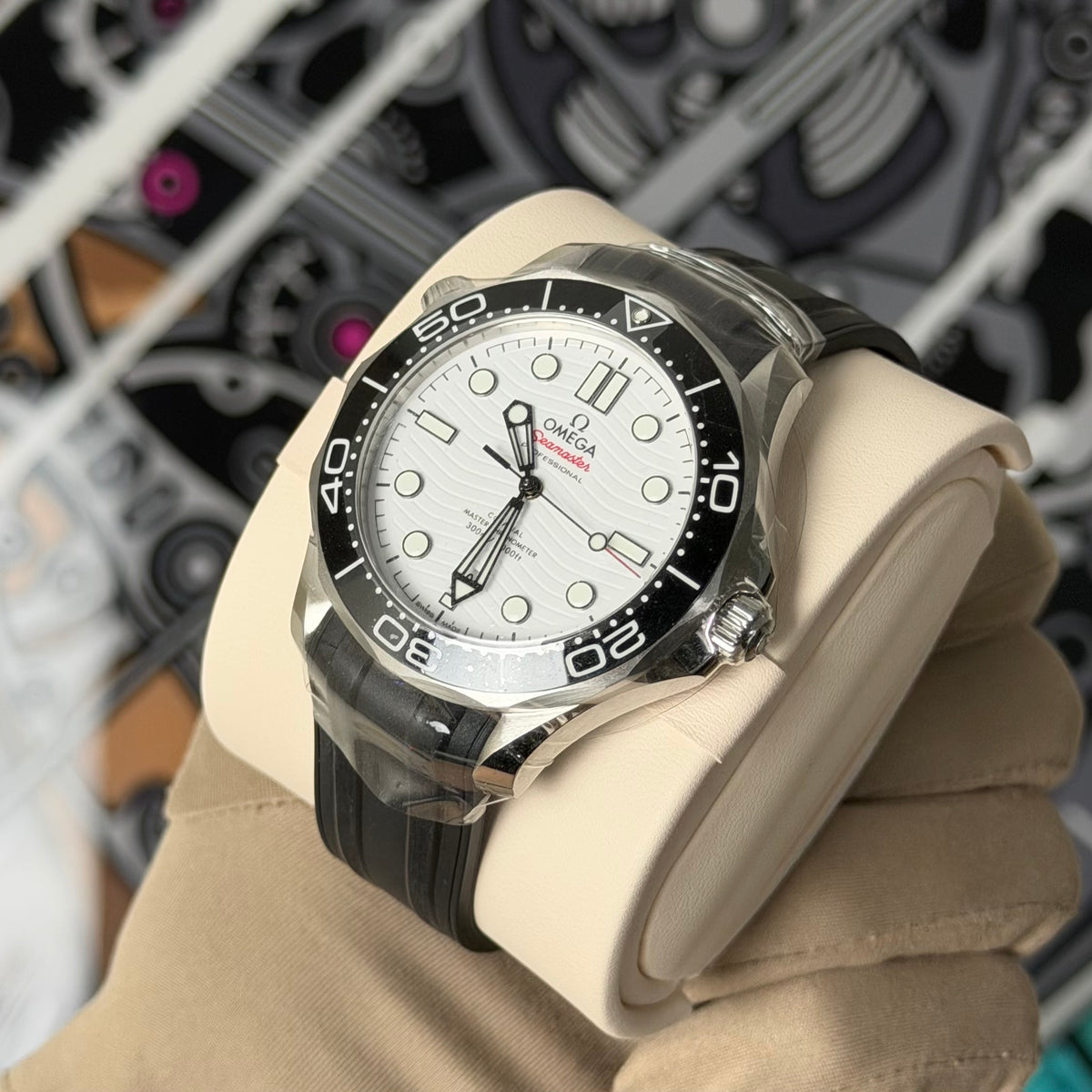 NEW Omega Seamaster SMP White Dial 210.32.42.20.04.001