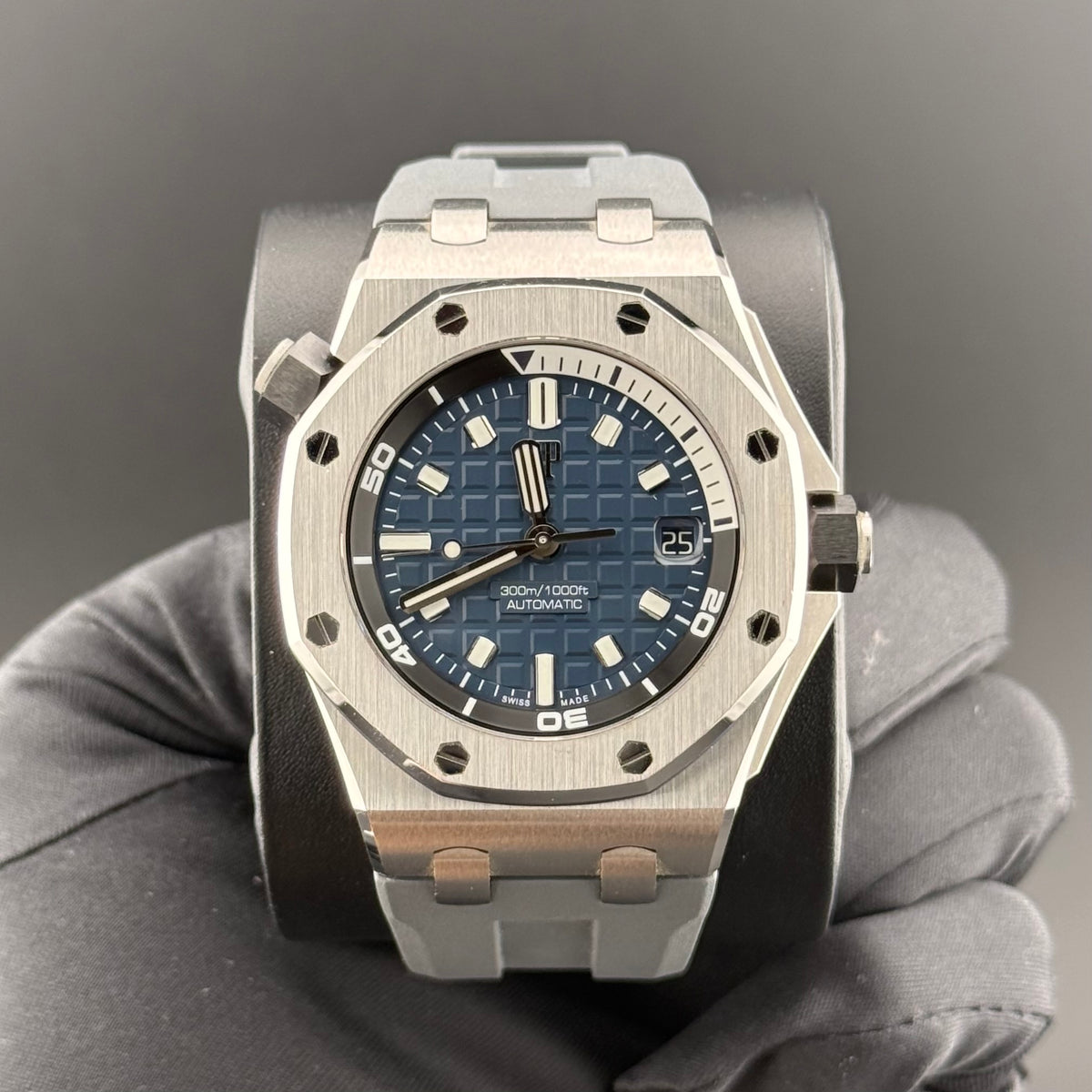 Audemars Piguet Royal Oak Offshore Diver 15720ST.OO.A027CA.01