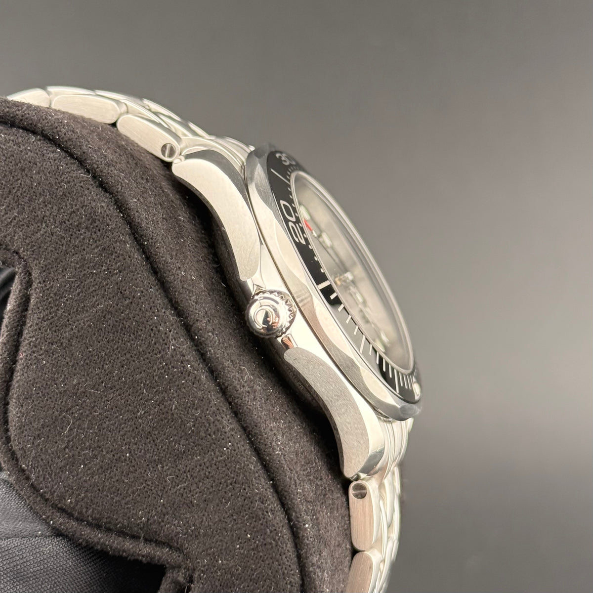 Omega Seamaster Diver 300m Black “No Wave”
Ref. 212.30.41.20.01.003