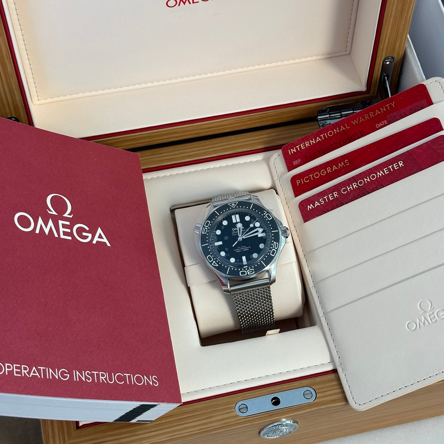 NEW Omega Black Seamaster Diver 300 210.30.42.20.01.010