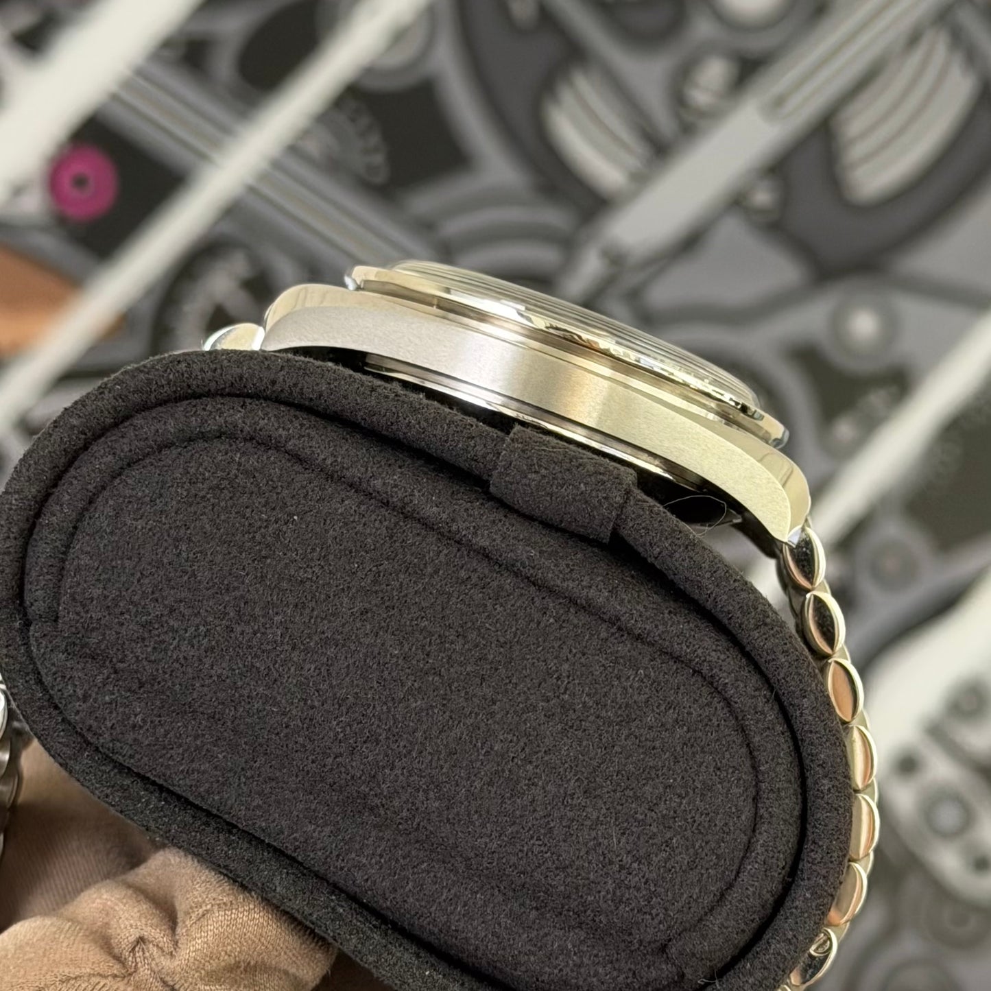 Omega Moonwatch Speedmaster Sapphire 310.30.42.50.01.002