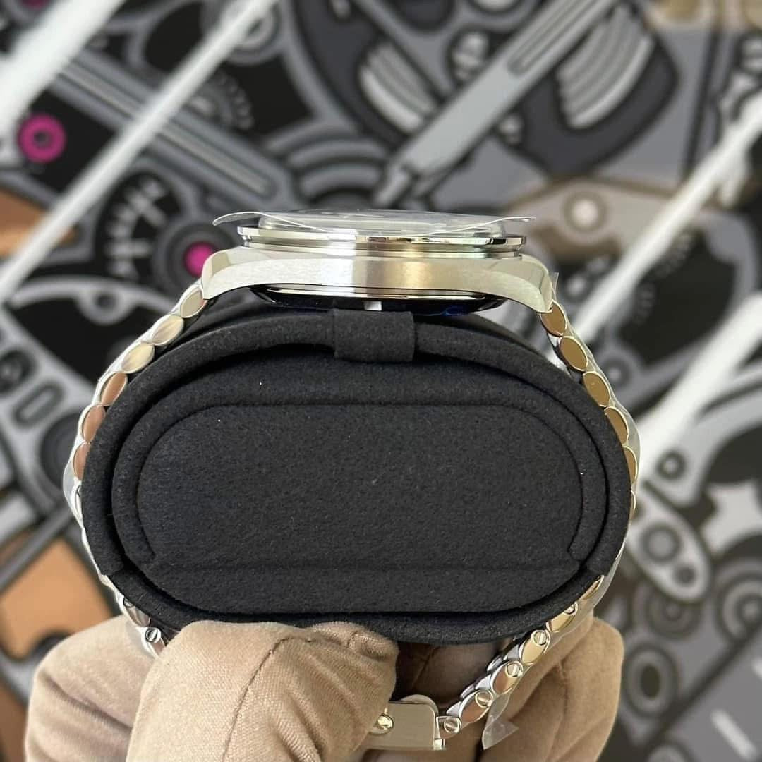 NEW Omega Moonwatch Hesalite 310.30.42.50.01.001