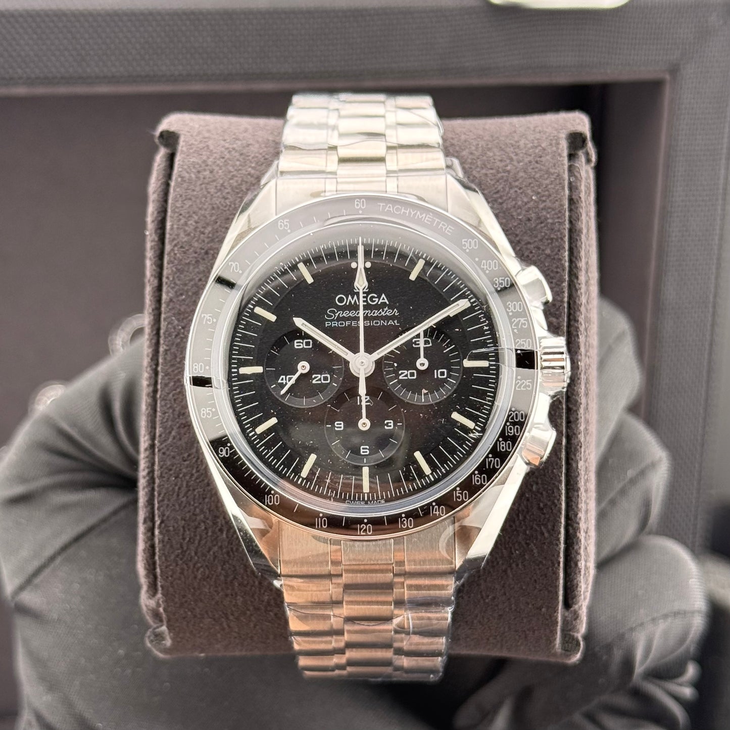 NEW Omega Speedmaster Moonwatch Hesalite 310.30.42.50.01.001