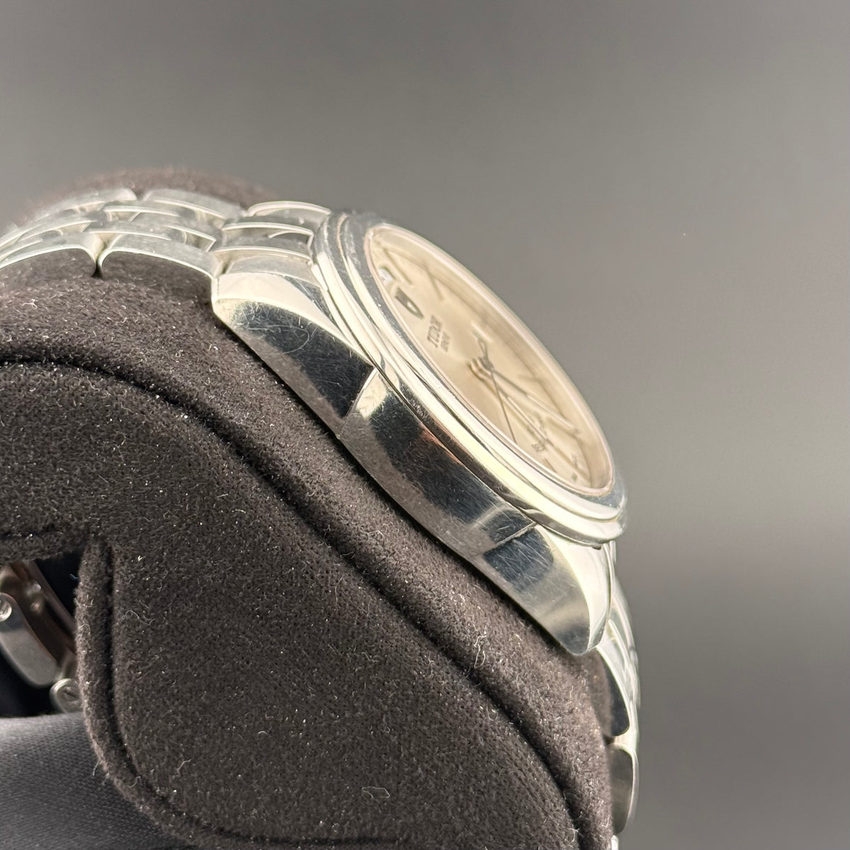 Tudor Glamour Date-Day 56000