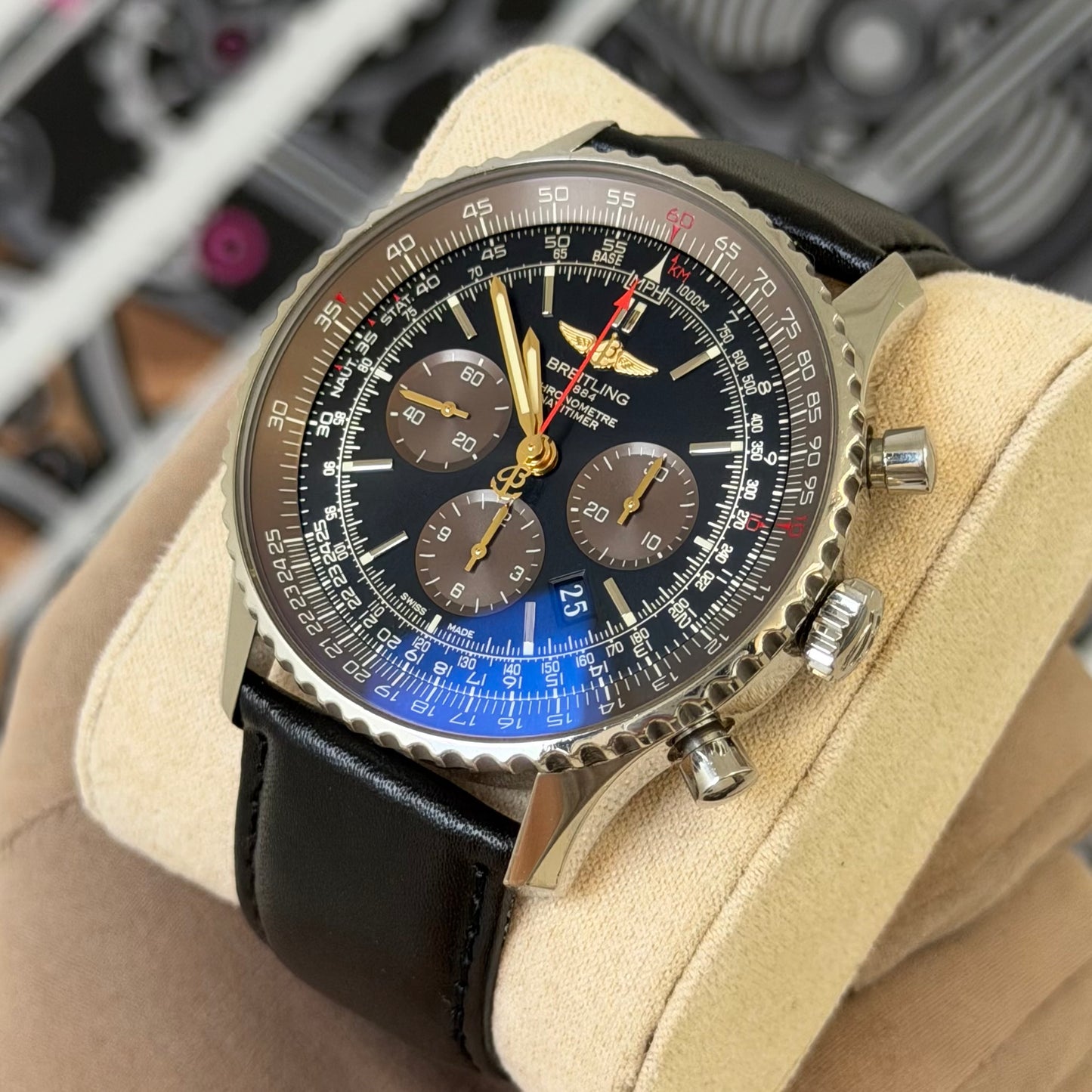 Breitling Navitimer 01 Limited Edition (526/1000) AB0127