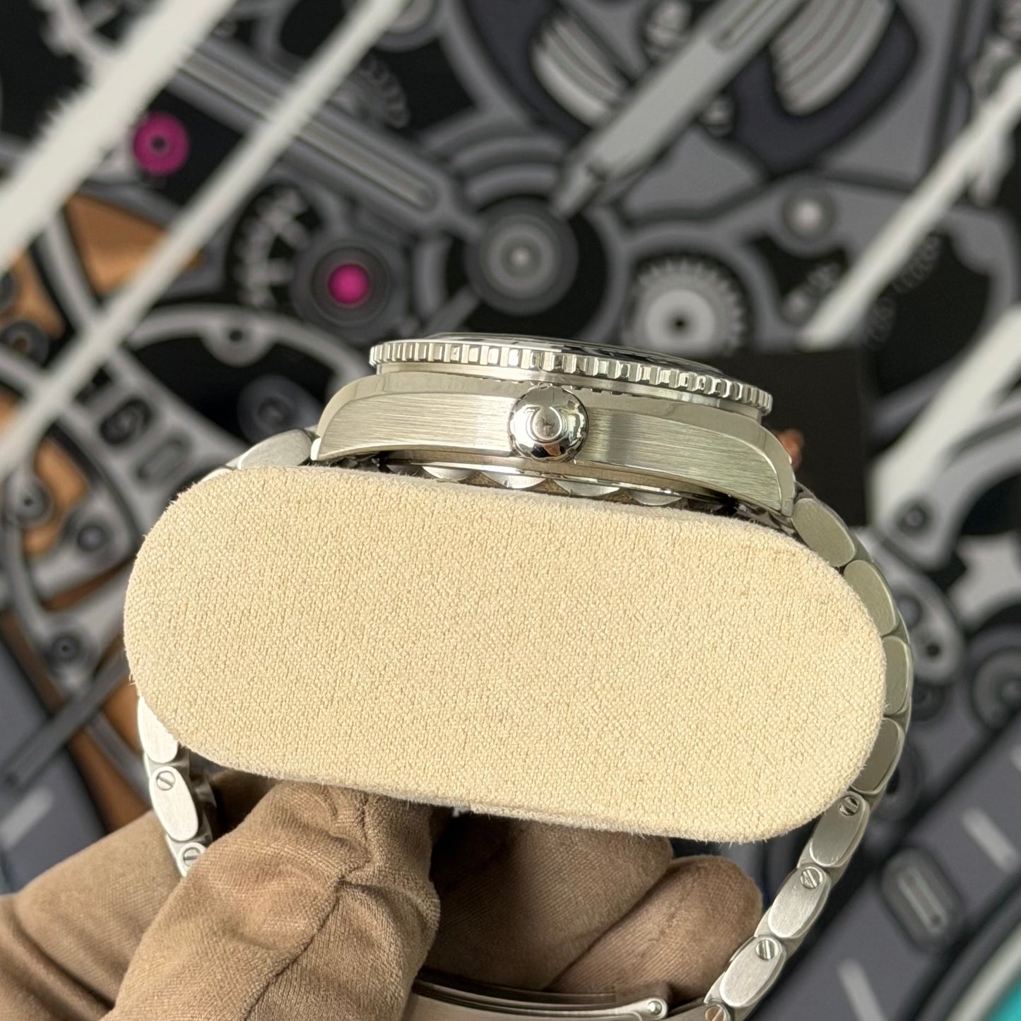 Omega Seamaster GMT Oreo 215.30.44.22.01.001