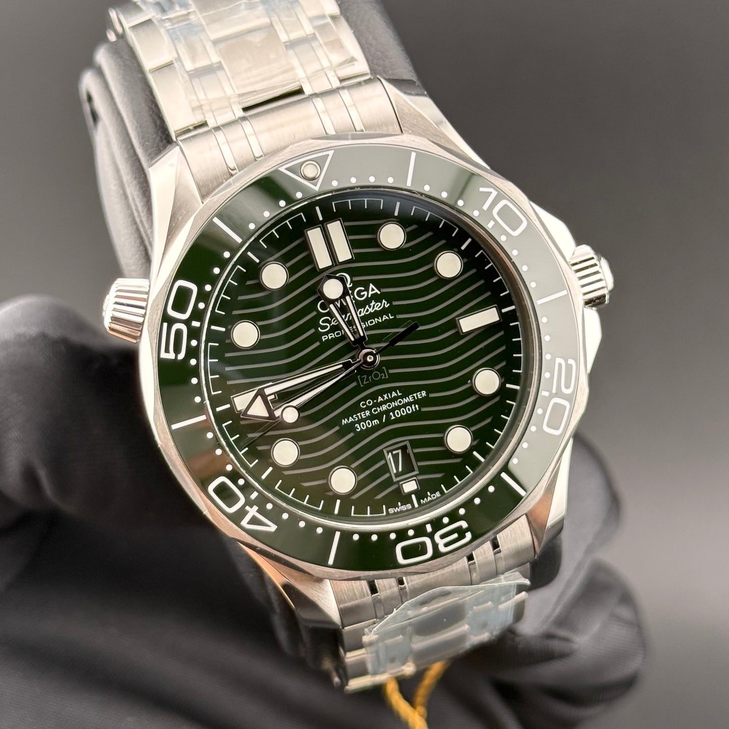 NEW Omega Seamaster Diver 300m Seaweed 210.30.42.20.10.001