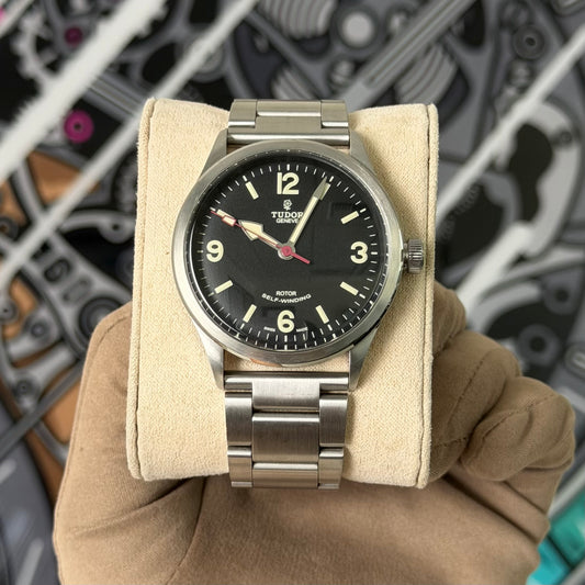 Tudor Ranger Rose Smiley 79910