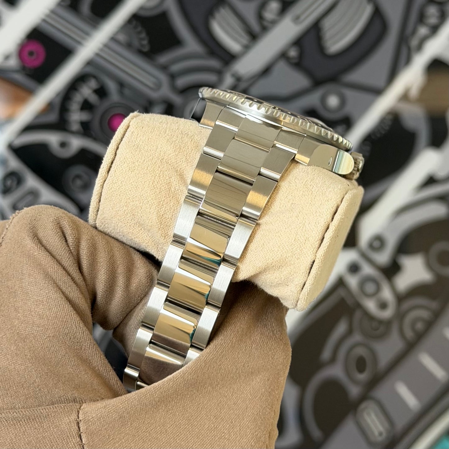 NEW Rolex Bruce Wayne GMT 126710GRNR
