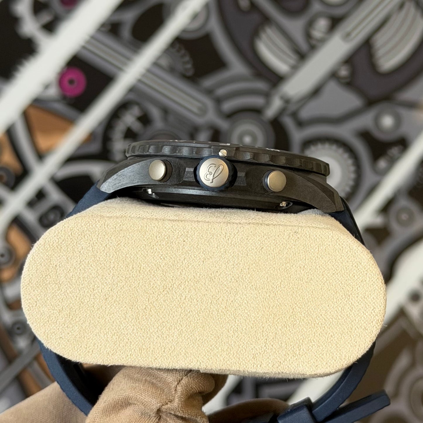 NEW Breitling Endurance Pro 44 
X82310