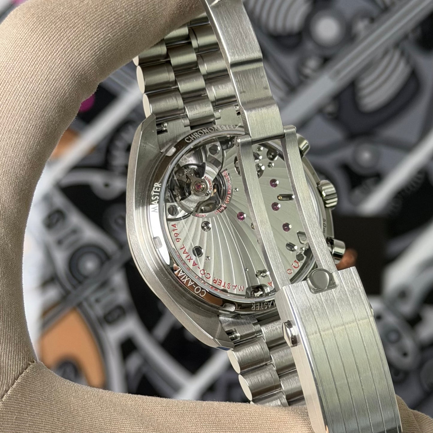 Omega Speedmaster Moonphase Meteorite 304.30.43.52.01.001