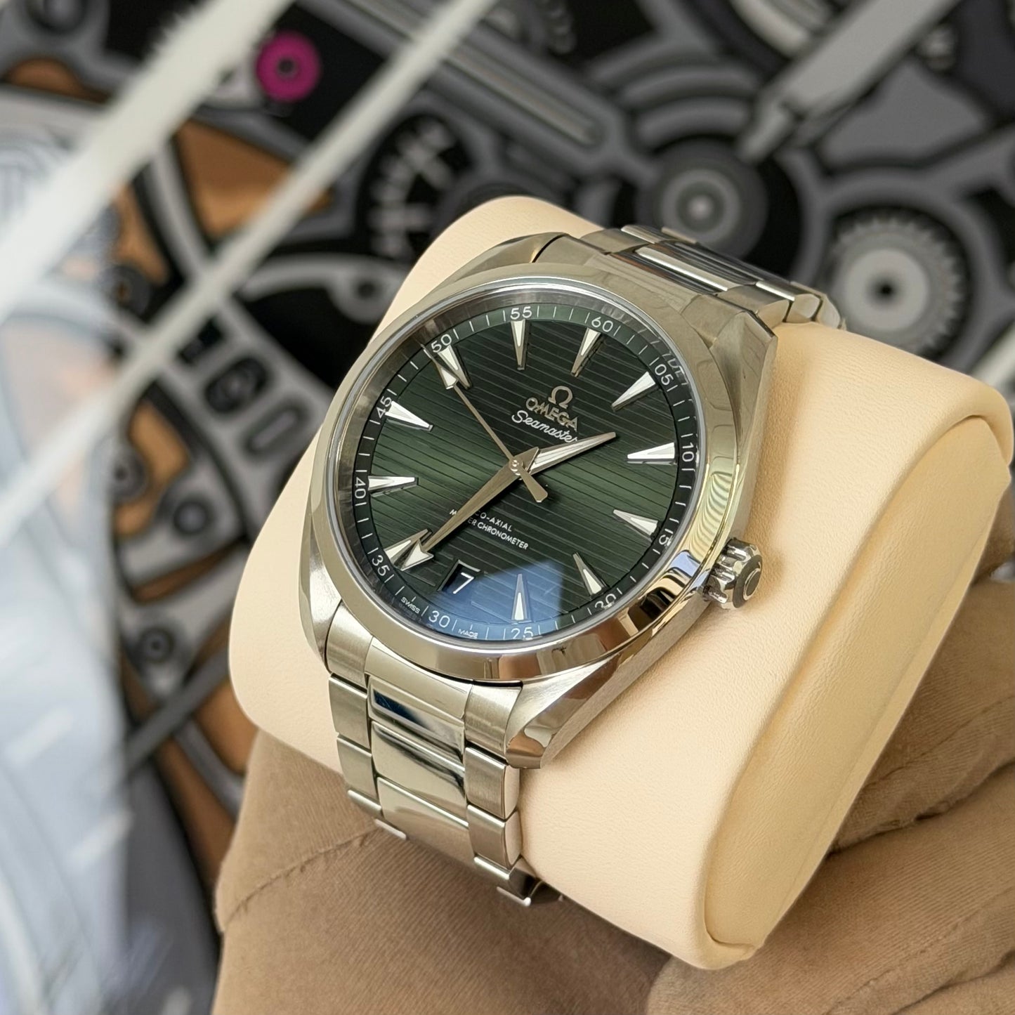 Omega Aqua Terra 150M Green 220.10.41.21.10.001