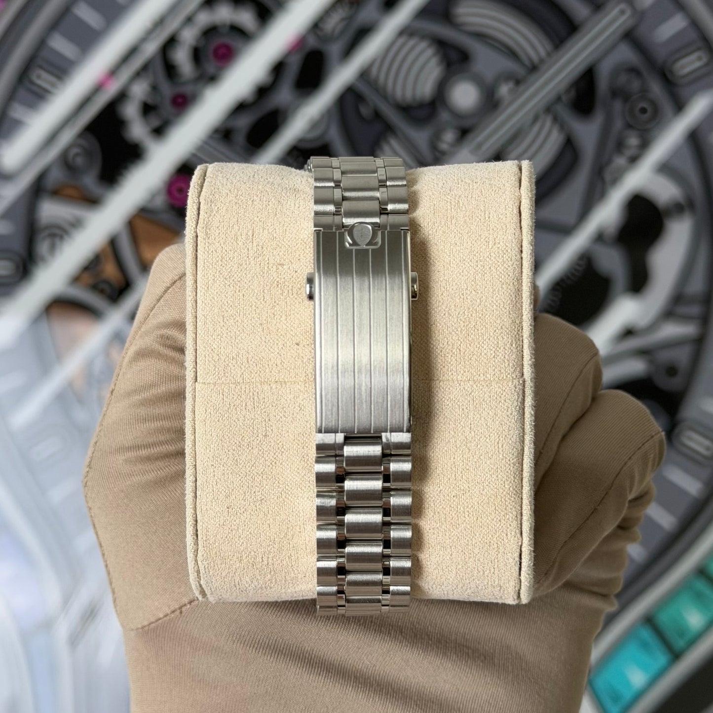 NEW Omega White Speedmaster Moonwatch 310.30.42.50.04.001