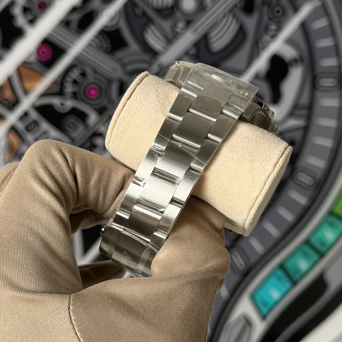 NEW Breitling Avenger Automatic A17328