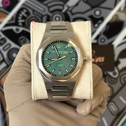 Girard Perregaux Laureato Green Dial 81010-11-3153-1CM