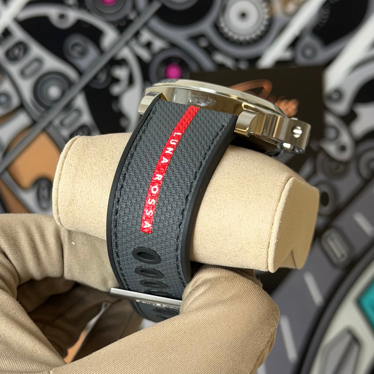 NEW Panerai Luminor Luna Rossa PAM01653